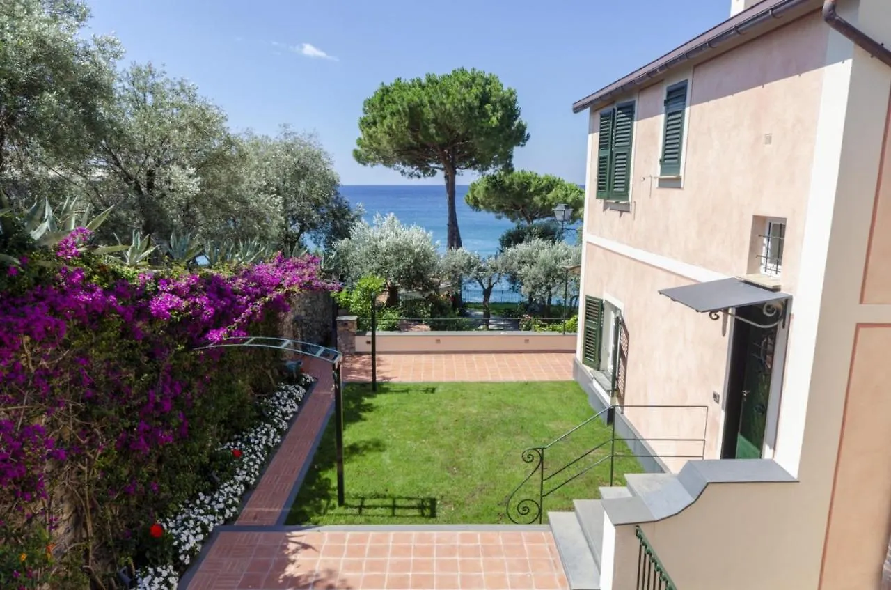 Apartment Joivy Villa With Splendid View And Private Garden In Mulinetti Recco