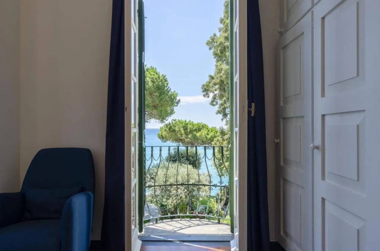 Apartment Joivy Villa With Splendid View And Private Garden In Mulinetti Recco